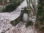 Reinbergbunker Wels Eingang 01 Traun-Straßenbrücke 09.01.2010 03.jpg