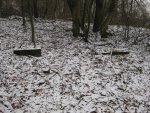 Reinbergbunker Wels Fundament mit Splitterschutzwall 09.01.2010 05.jpg